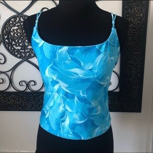 Nike Blue Floral Crop Tank With Built In Bra Sz M